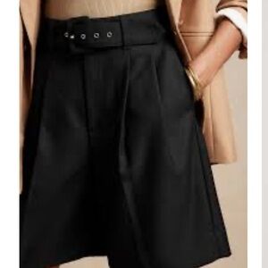 Banana Republic Wool Bermuda Shorts – Size 00P (Petite)
Color: Black | 100% Wool